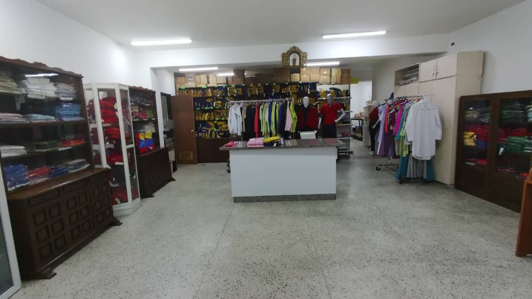 1 ESPACIO SHOWROOM