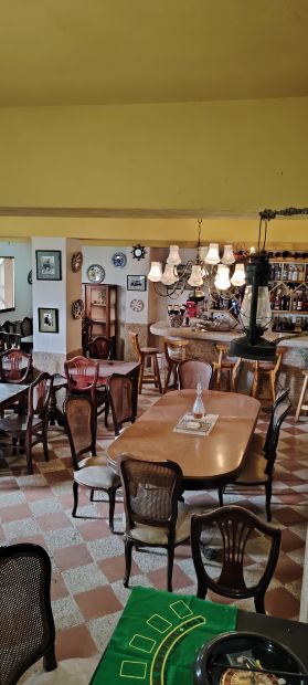 565570642-8