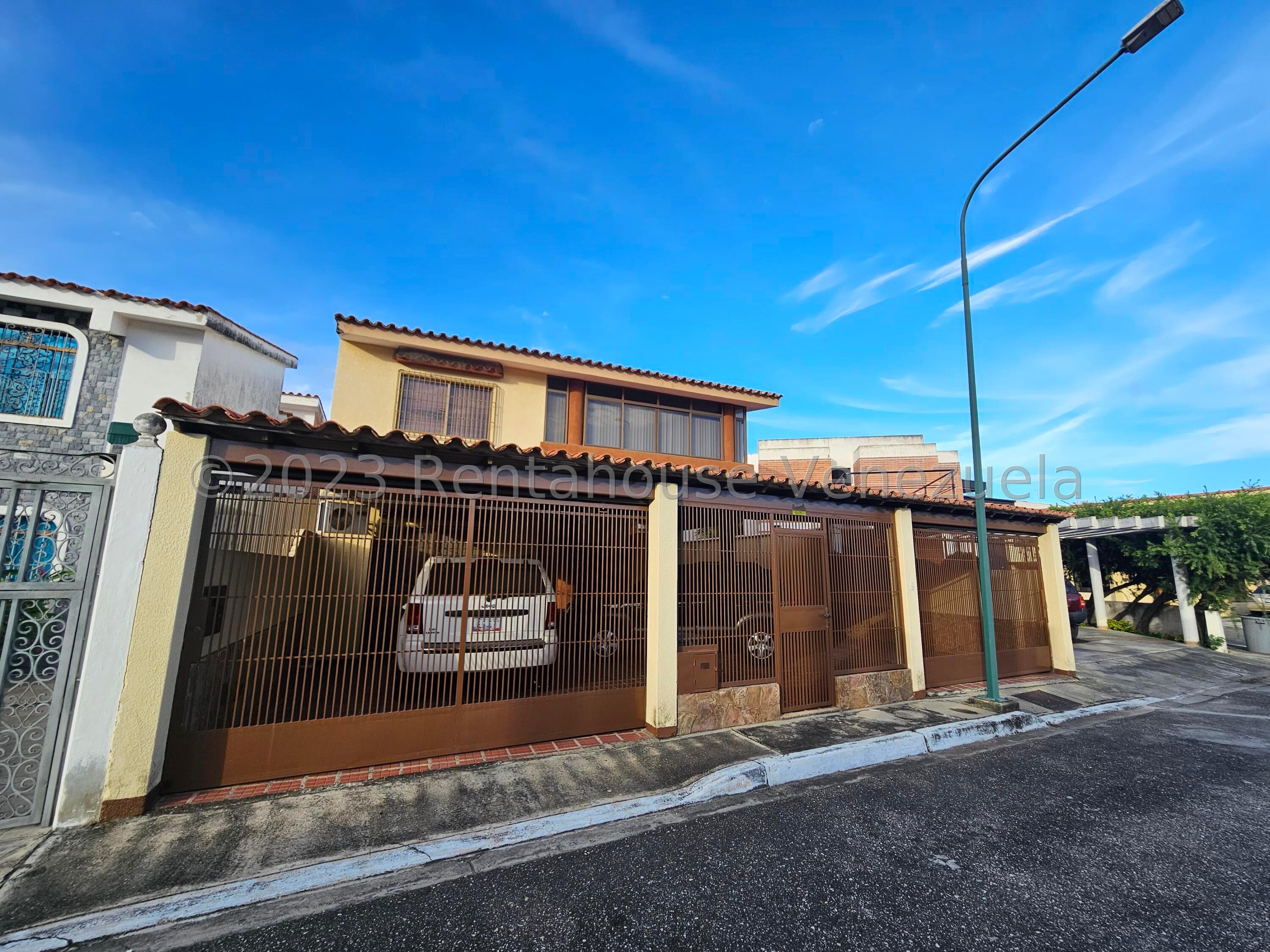 Casa de 6 habitaciones con piscina en Zona Este
