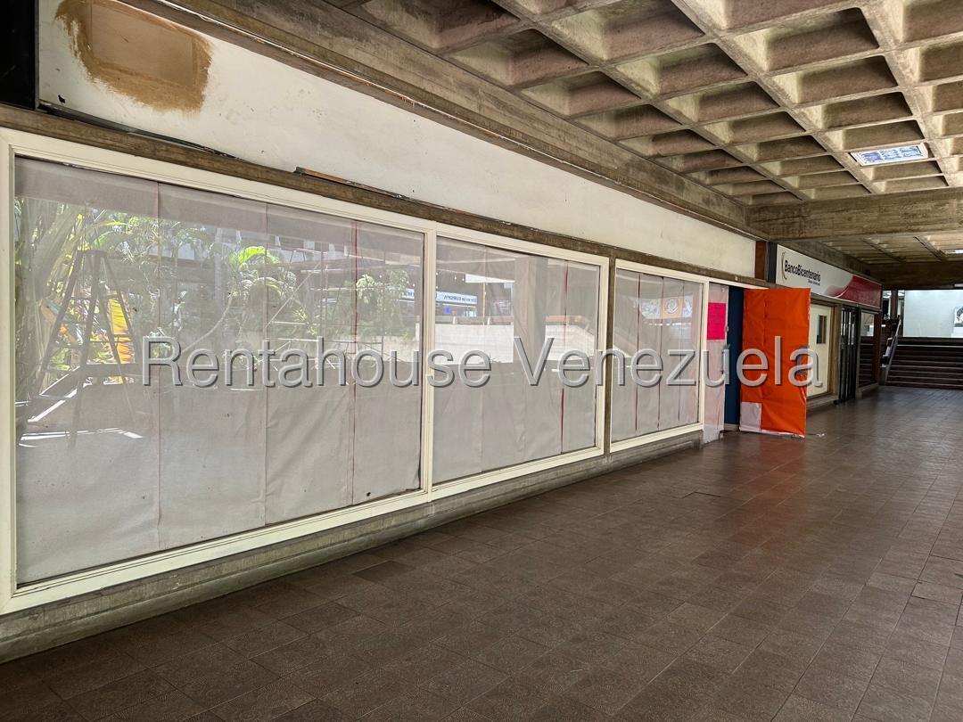 Comercial en centro comercial principal Avenida Bella Vista