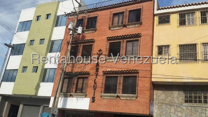 Comercial amplio 110 m² Zona Colonial Puerto Cabello