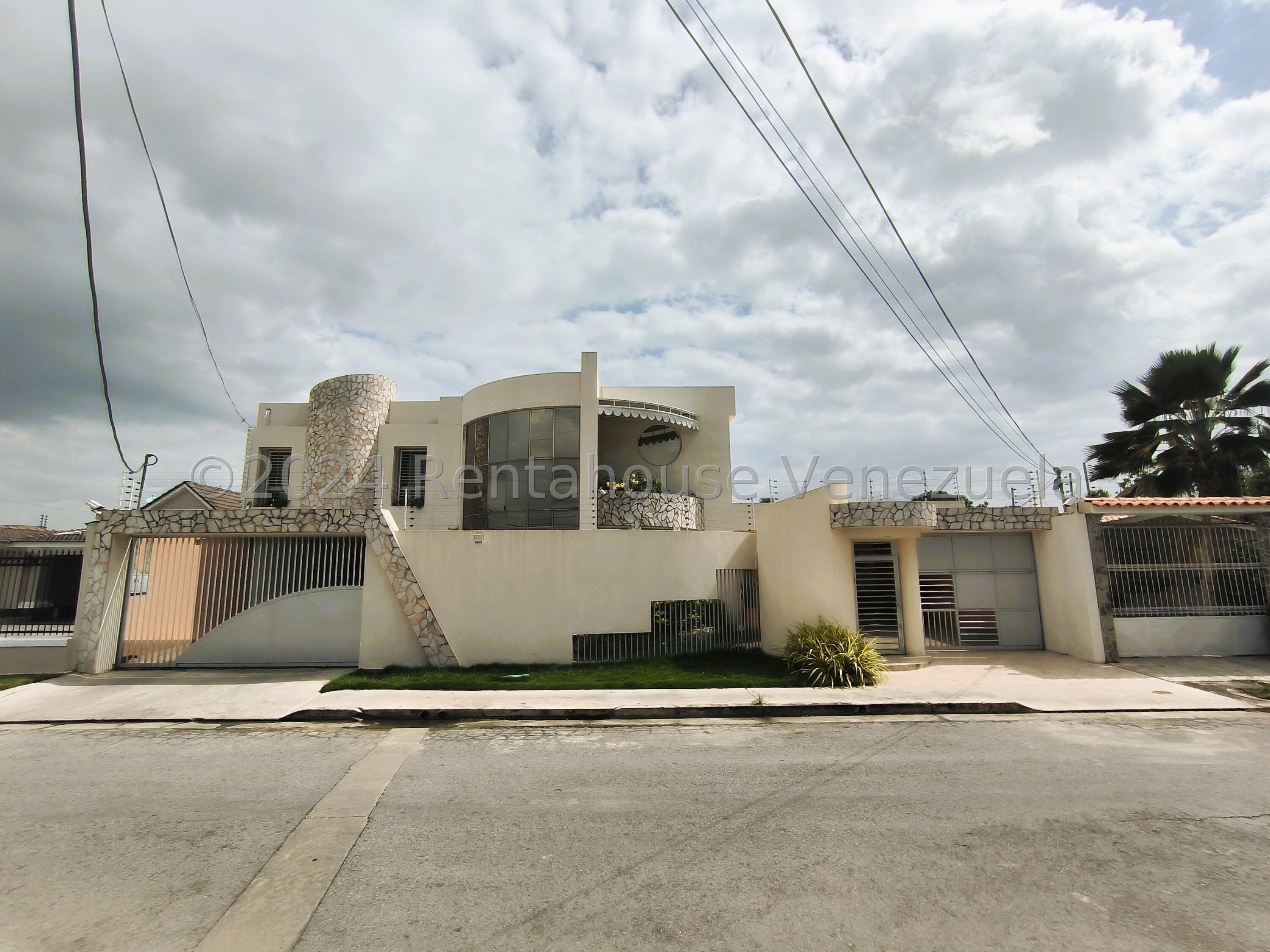 Casa de lujo con 5 habitaciones en Corinsa