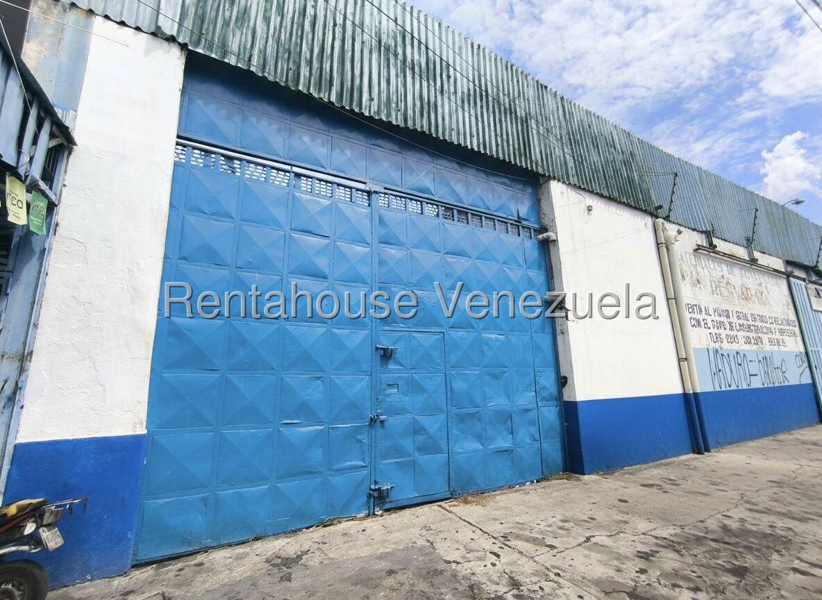 Comercial 650 m² con oficina en Mariara