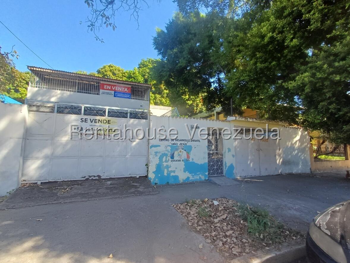 Casa de cinco habitaciones para remodelar en La Romana
