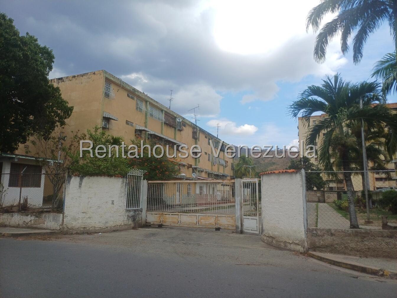 Apartamento 3 hab cerca policlínico en Turmero