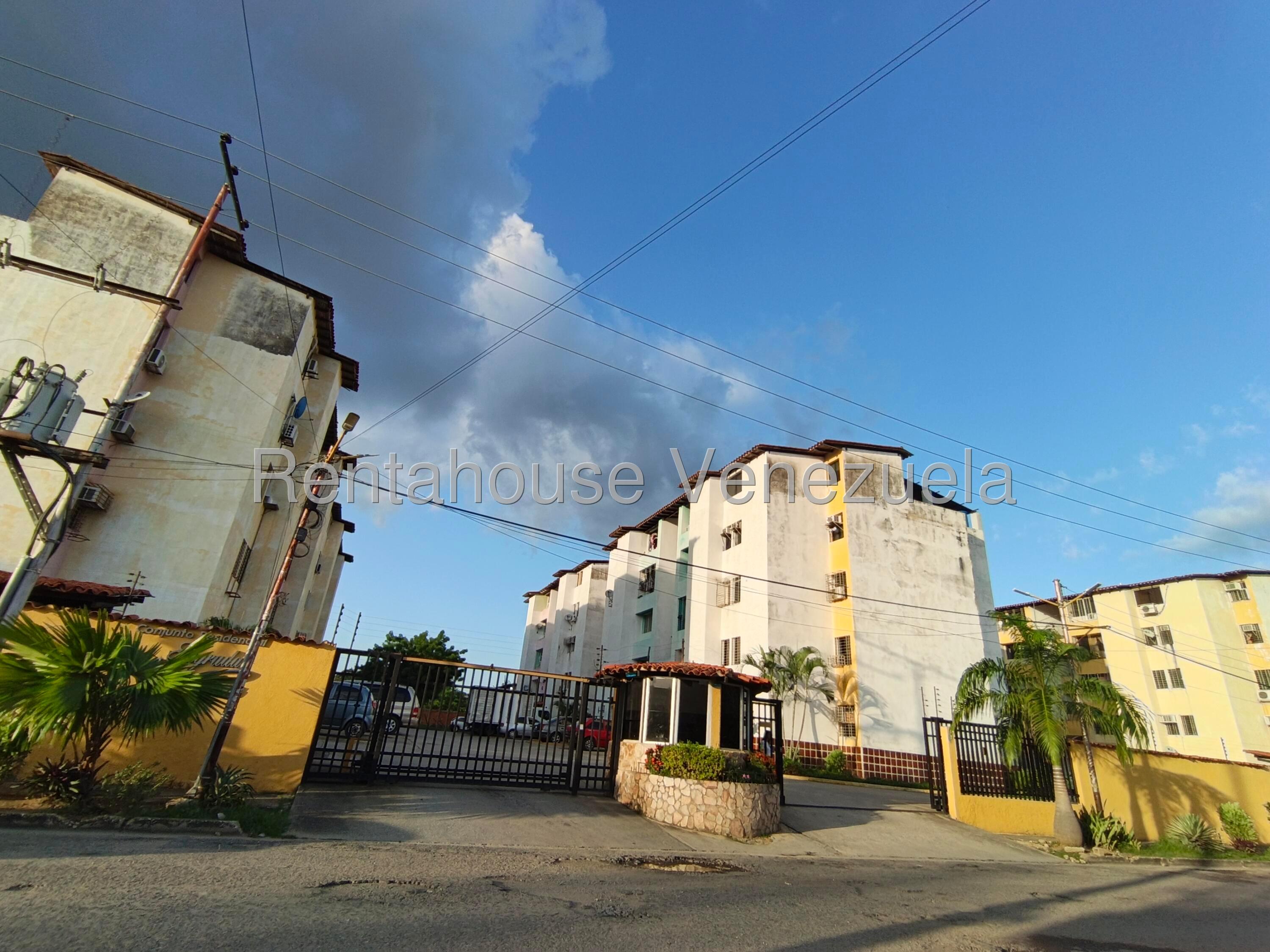 Apartamento piso bajo La Florida, 3 habitaciones amoblado