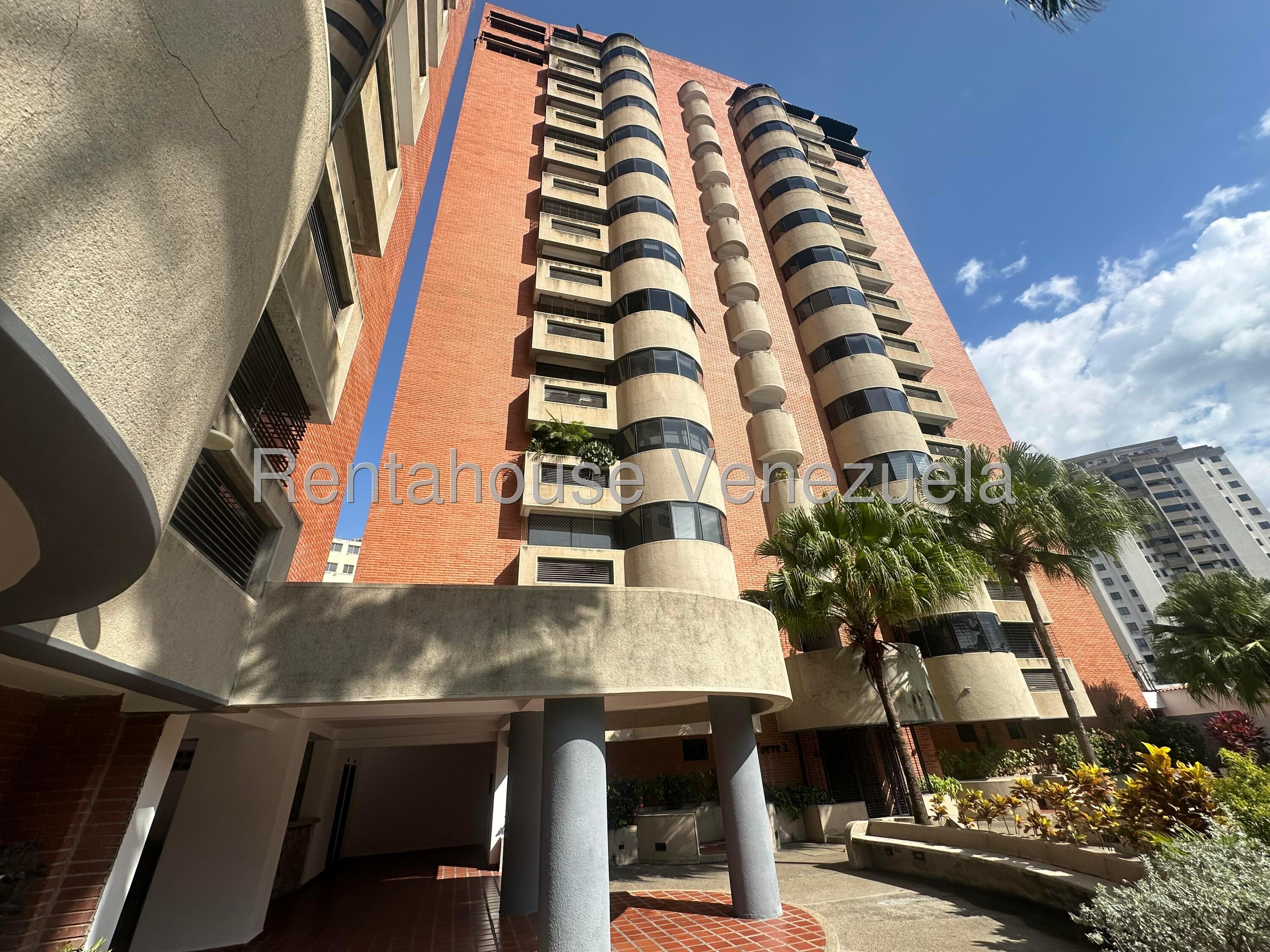 Apartamento duplex de 260 m² para amoblar en Los Mangos