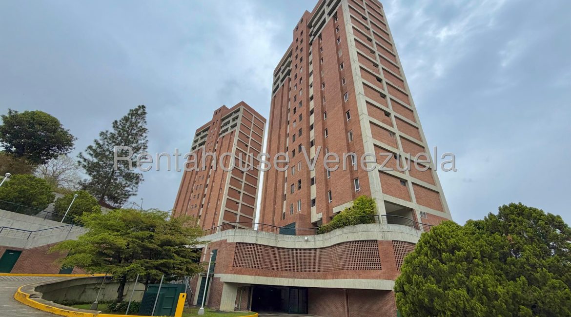 Apartamento amoblado y remodelado con vista en La Boyera