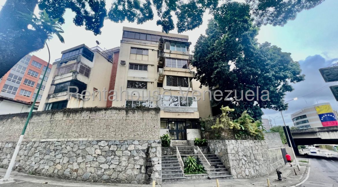 Apartamento amoblado con equipos en Las Mercedes