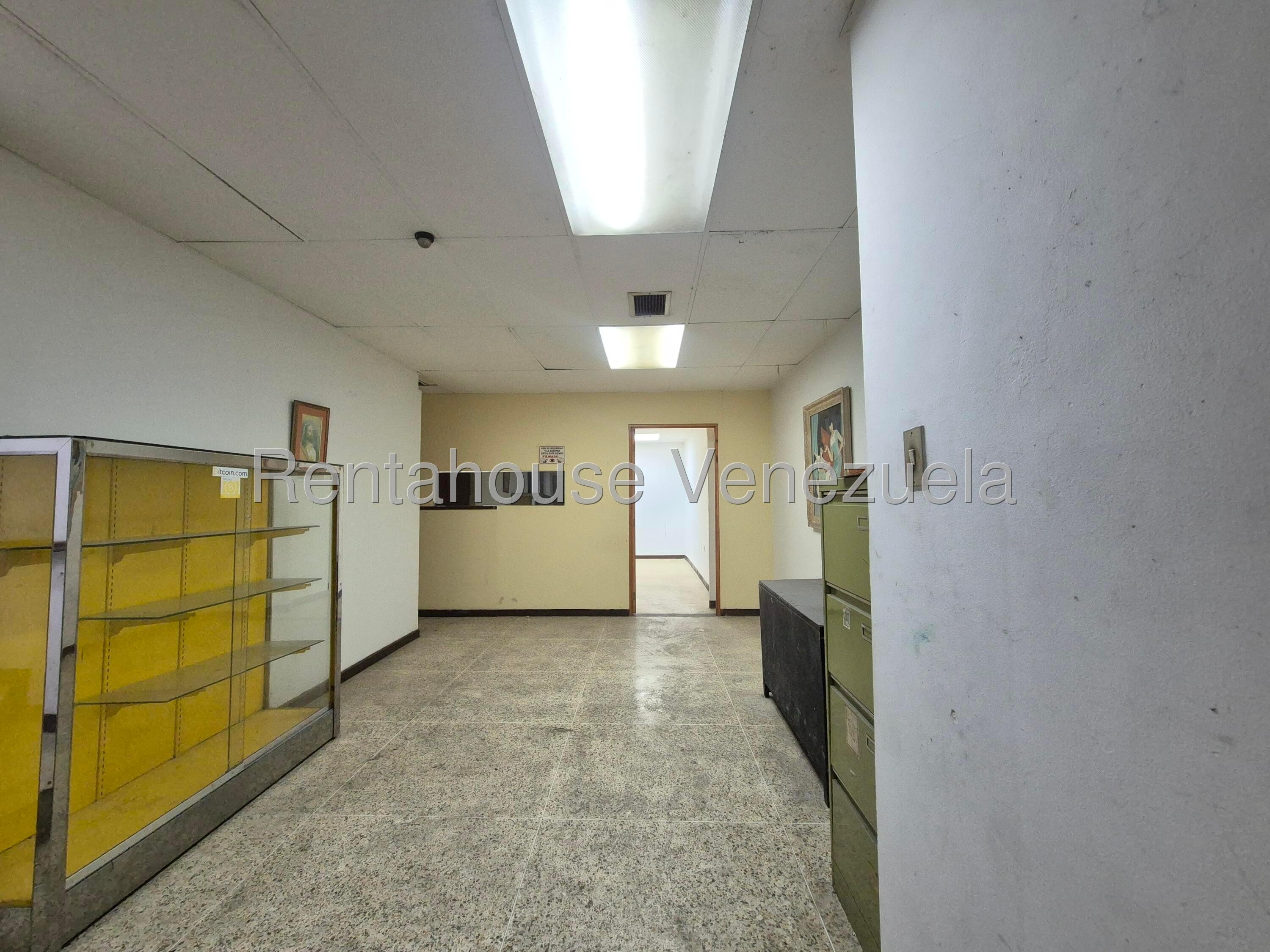 Comercial en planta baja, divisiones adaptables, Santa Teresa