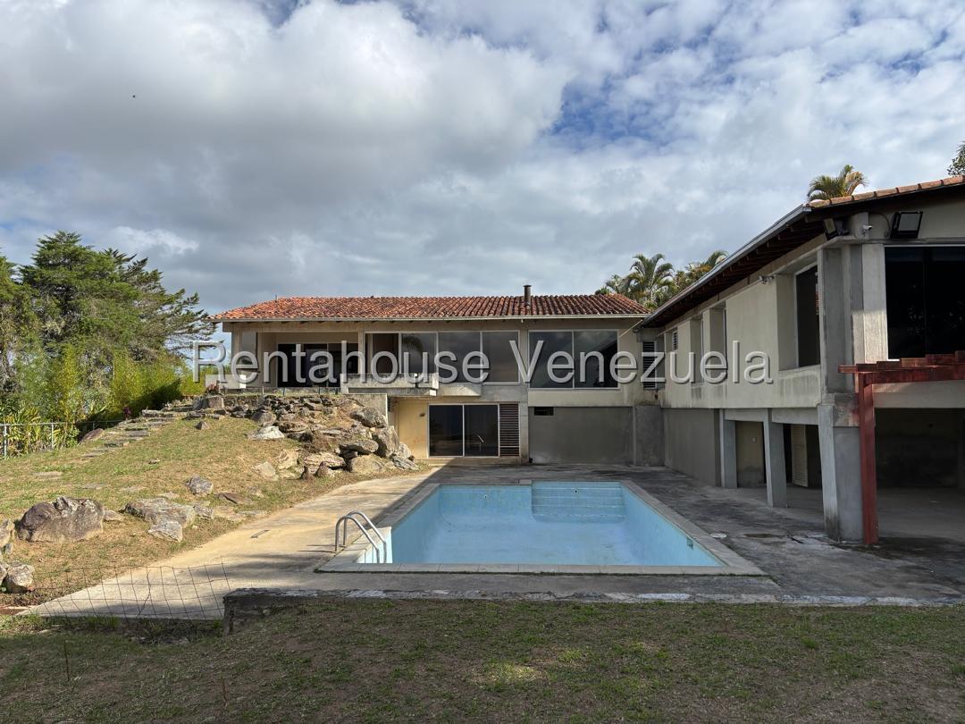 Casa La Lagunita Country Club