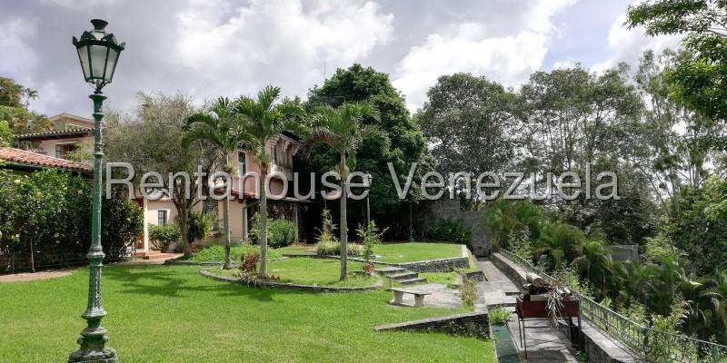 Casa colonial con vista al club en La Lagunita Country Club