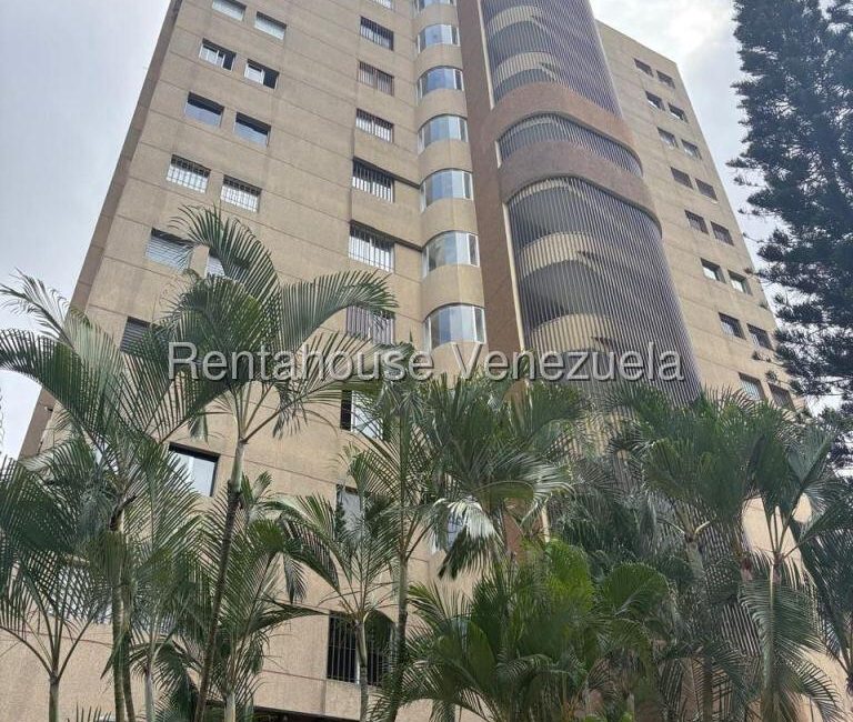 Apartamento de 3 habitaciones con excelente distribución en Cerro Verd
