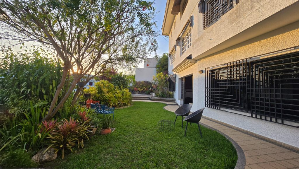 Los Samanes Venta Casa Multinivel — foto 2