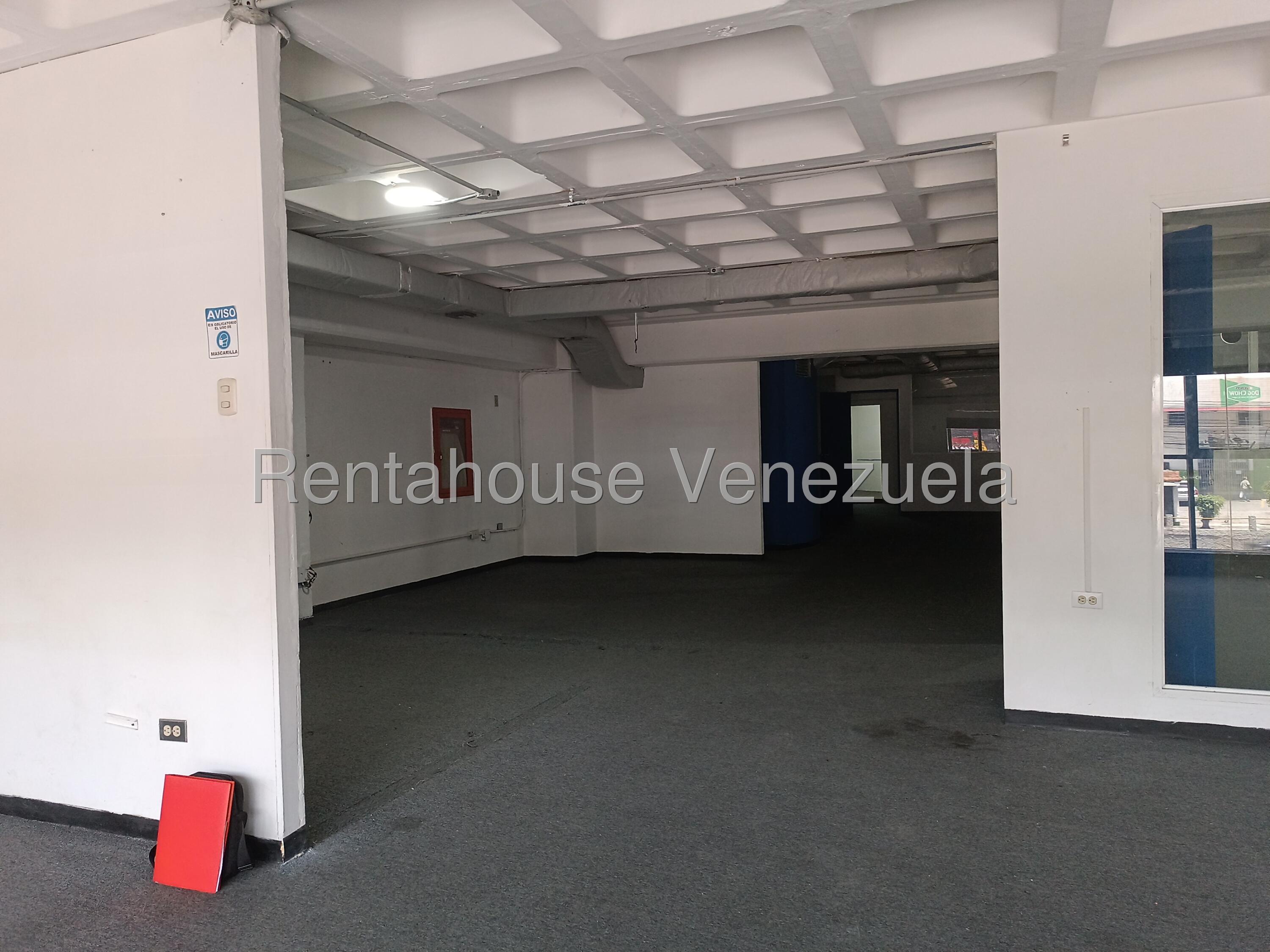 Comercial 195 m² con estacionamiento en Las Minas