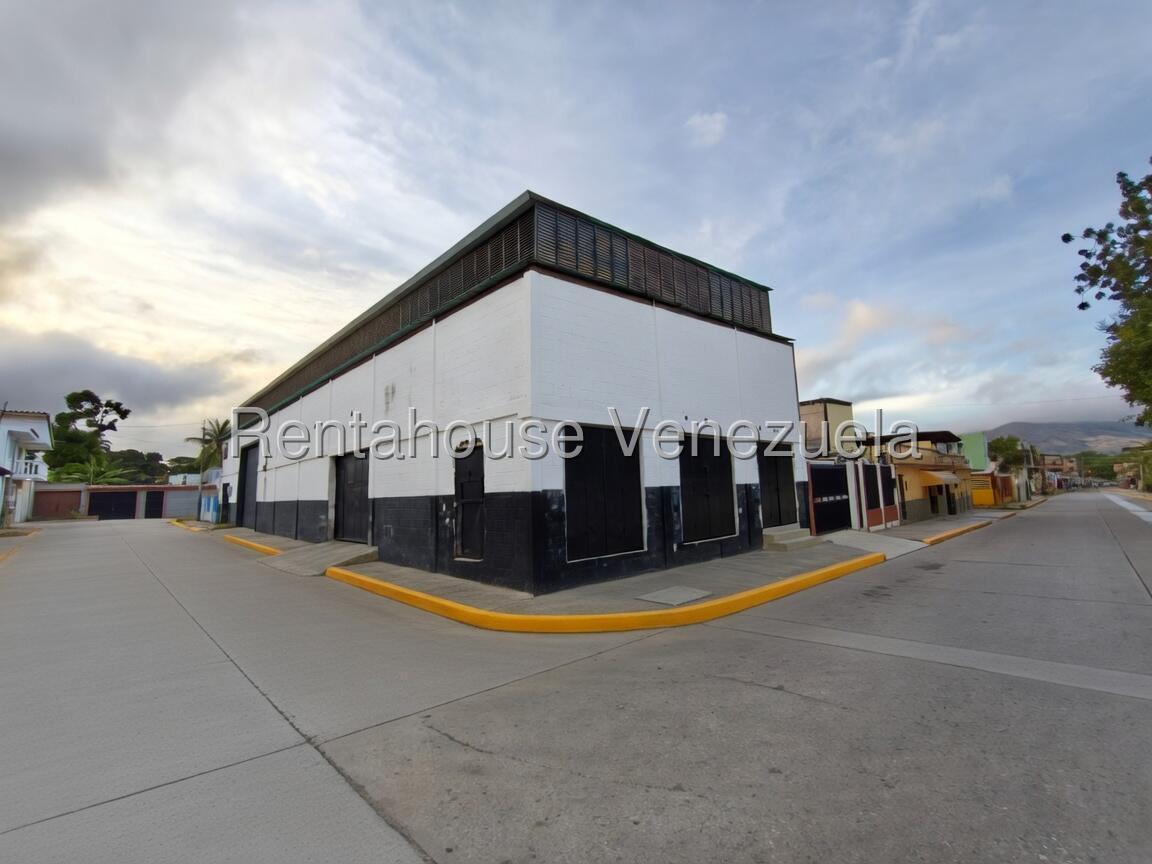 Comercial 330 m² con garaje en Bolívar