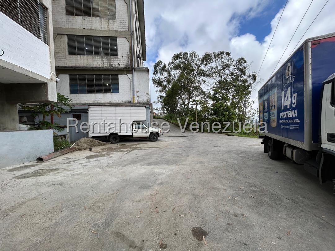 Comercial estratégico con oficinas en Carrizal