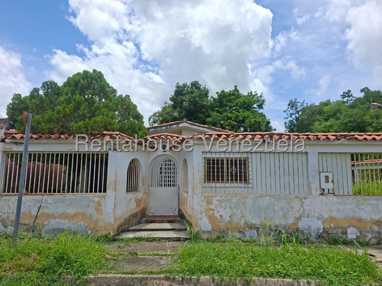 Casa de 3 habitaciones en esquina, Yare