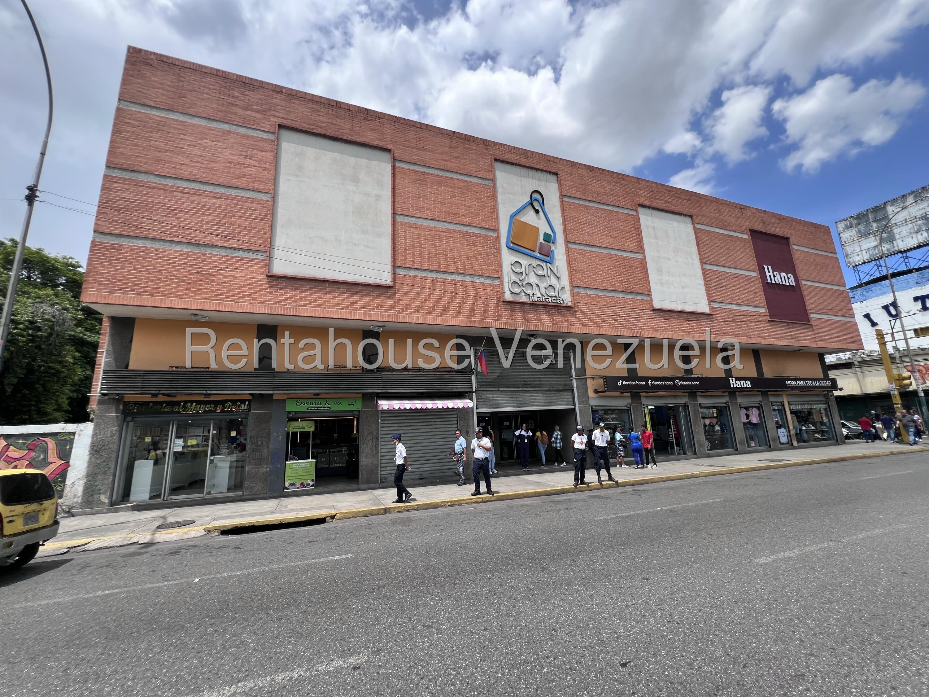 Comercial con mezzanina en Centro de Maracay