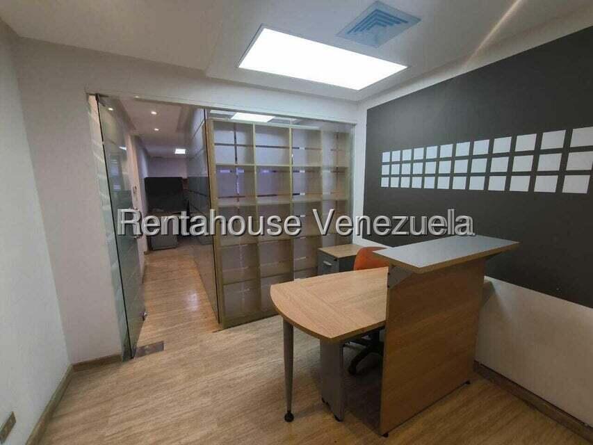 Oficina amoblada y moderna en El Rosal