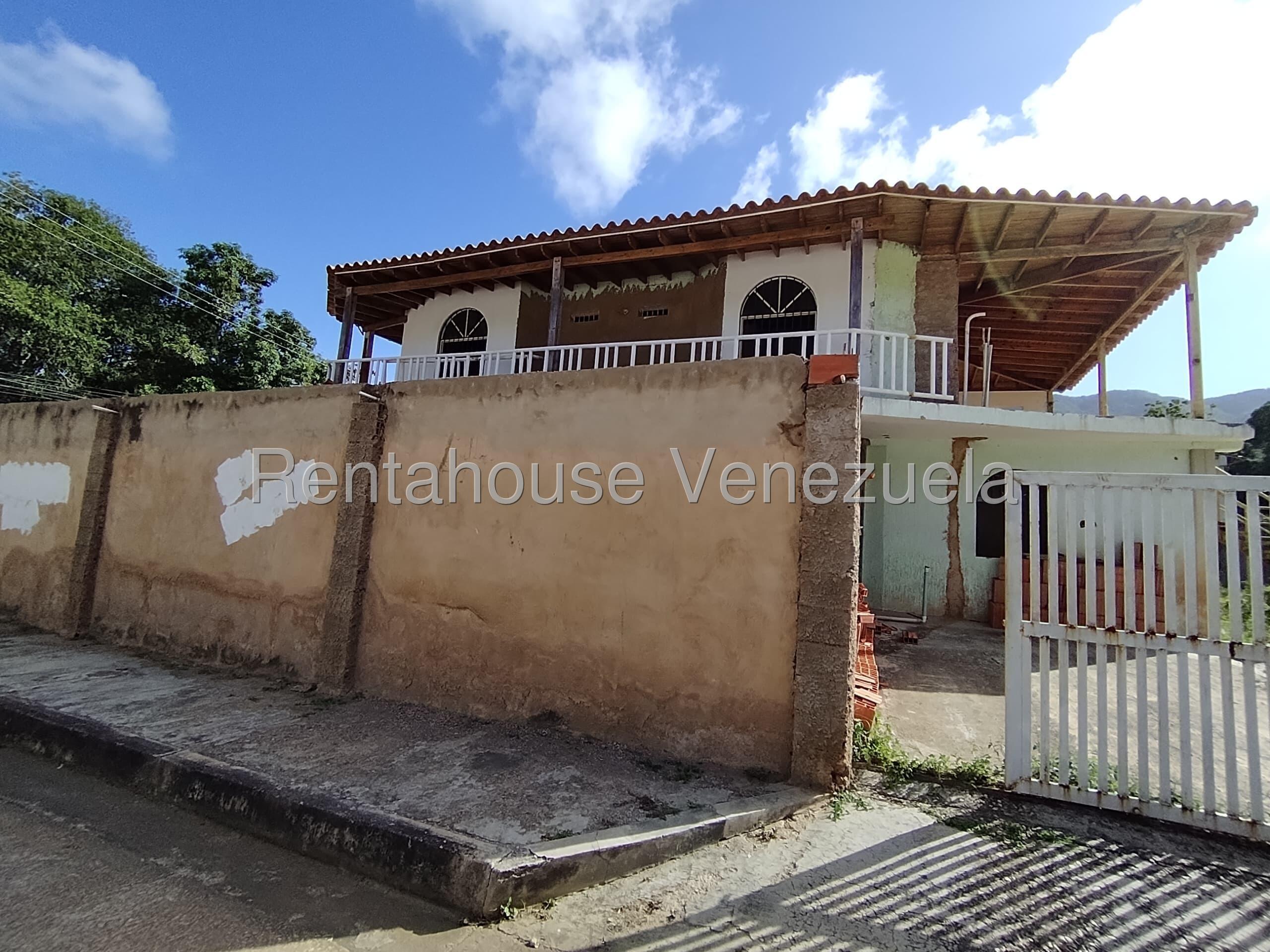 Casa para remodelar, 4 habitaciones, El Valle Margarita