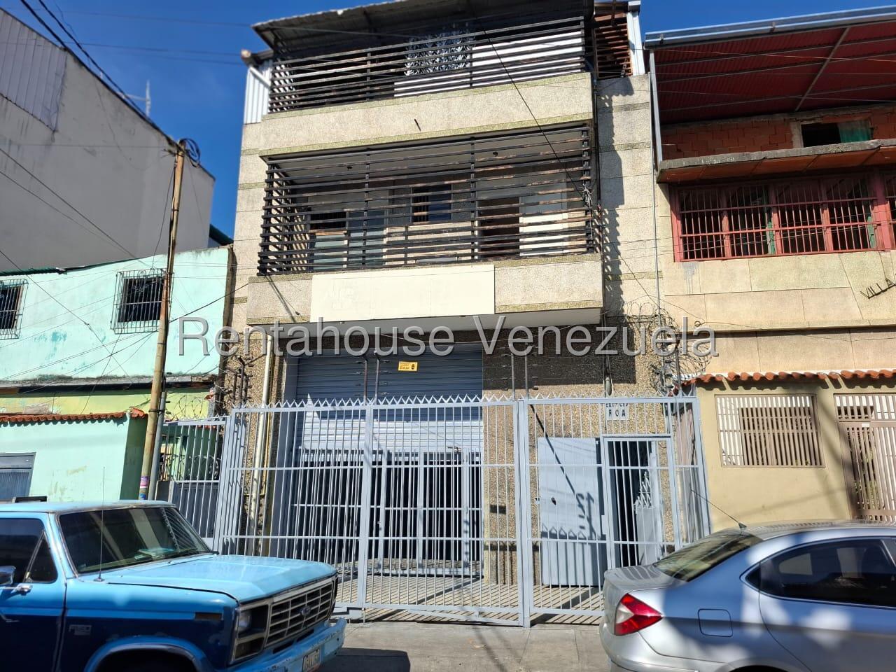 Comercial amplio dos niveles en Cementerio, Caracas