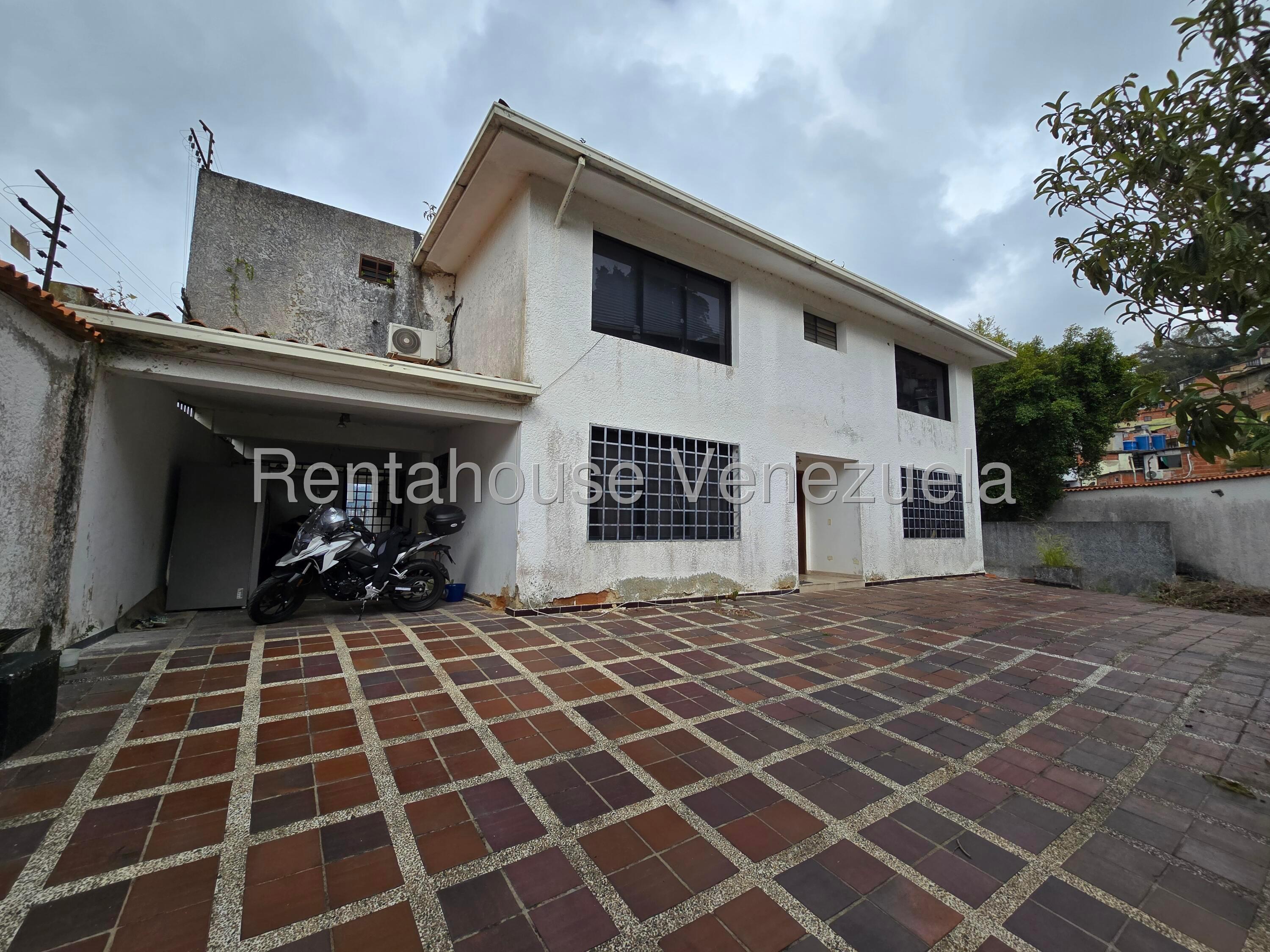 Casa en VENTA de 5 habitaciones con espectacular vista en El Hatillo