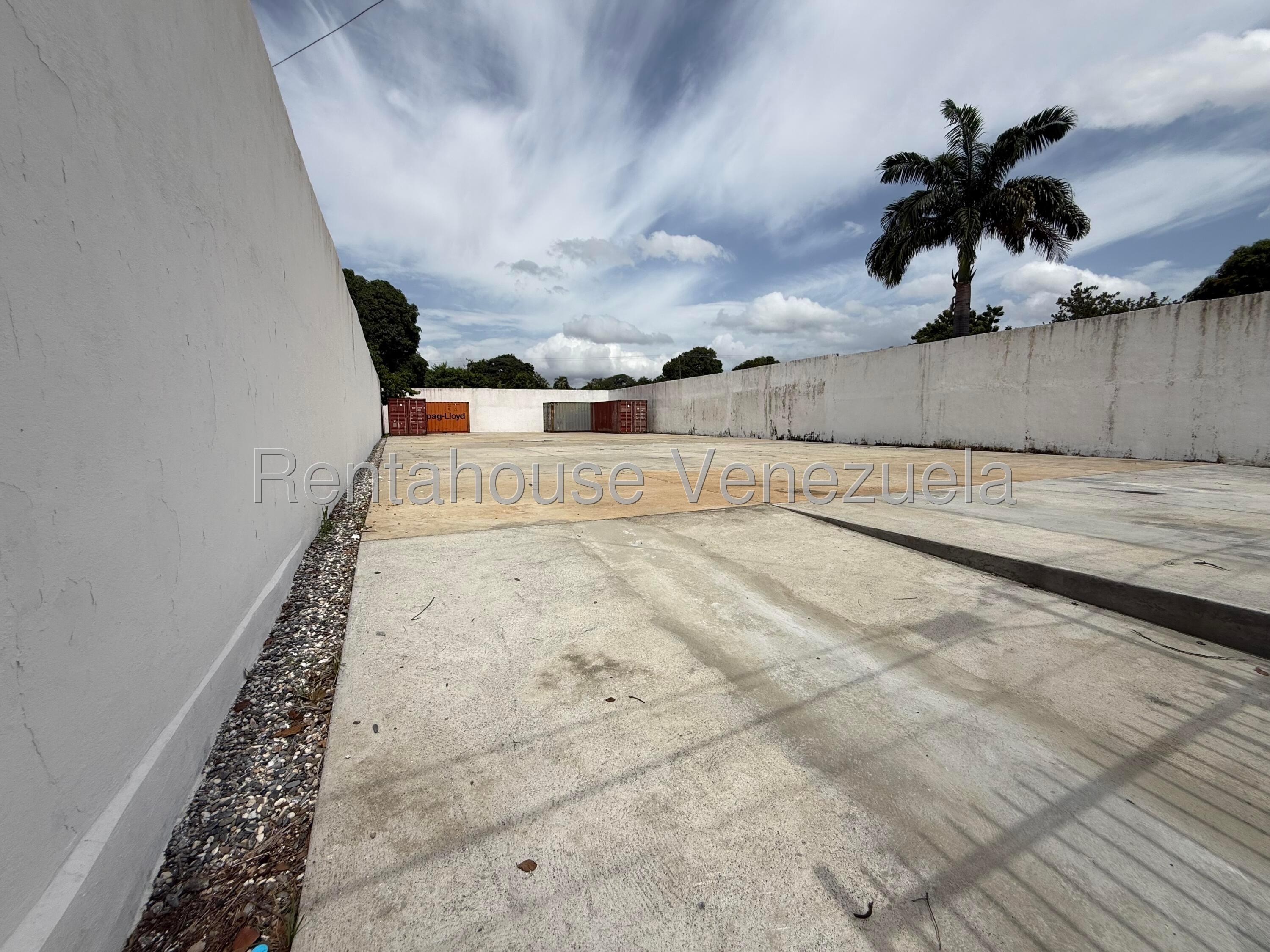 Comercial 1000 m² en avenida principal, Araure