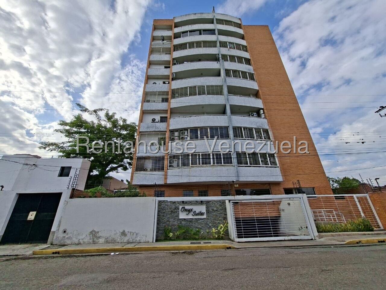 Apartamento 3 hab. con balcón espacioso en Los Caobos