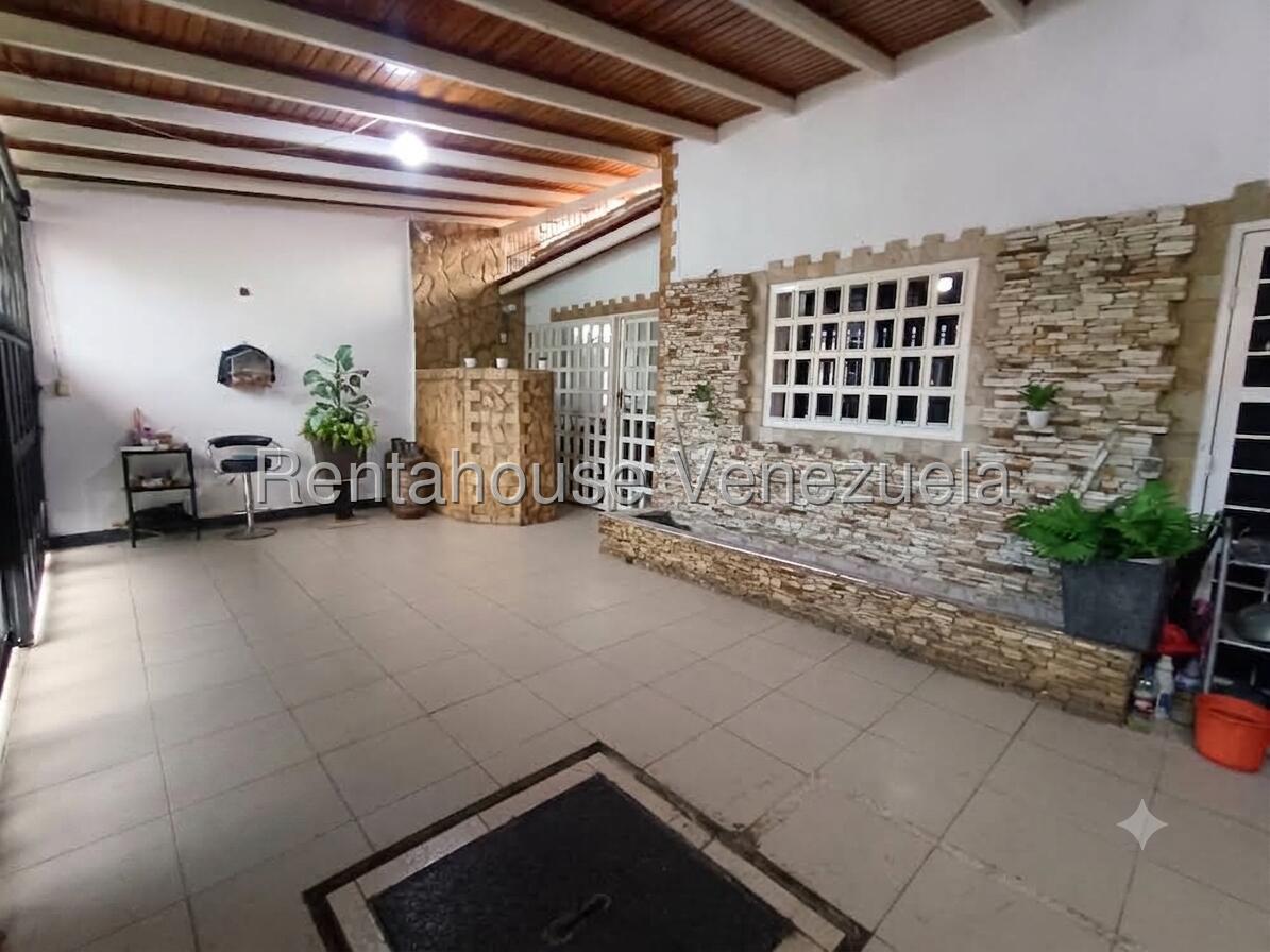 Casa remodelada de 3 habitaciones en Las Aves