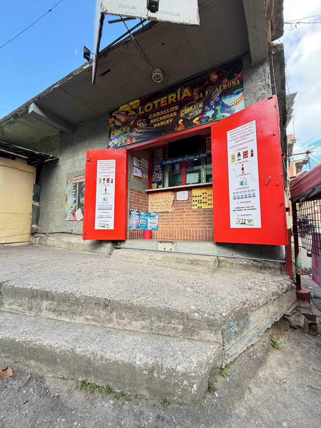 Venta de local carretera santa lucia sector las tapias kc