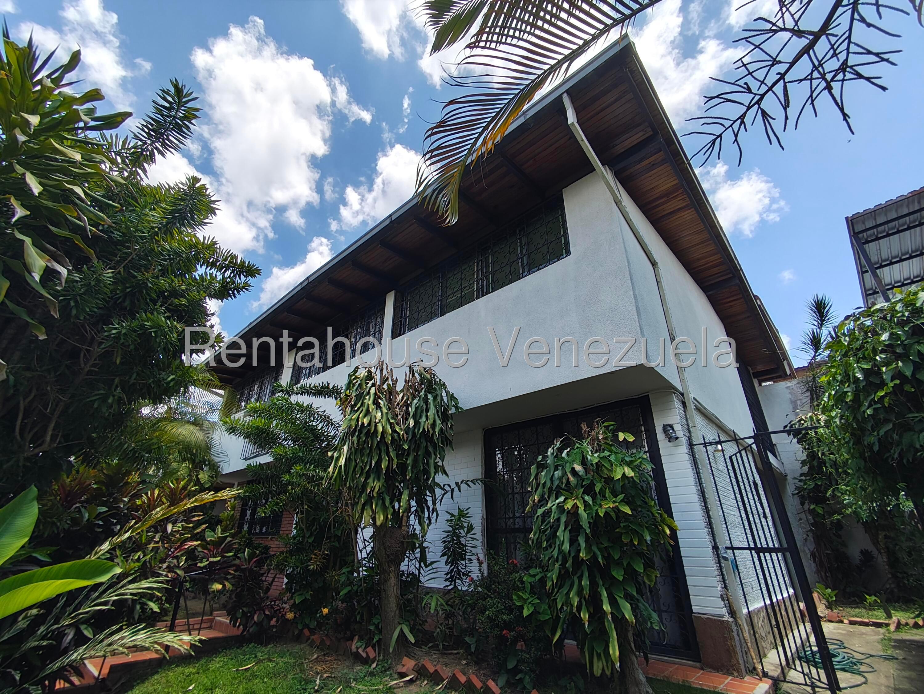 Casa remodelable de 5 hab en Prados del Este