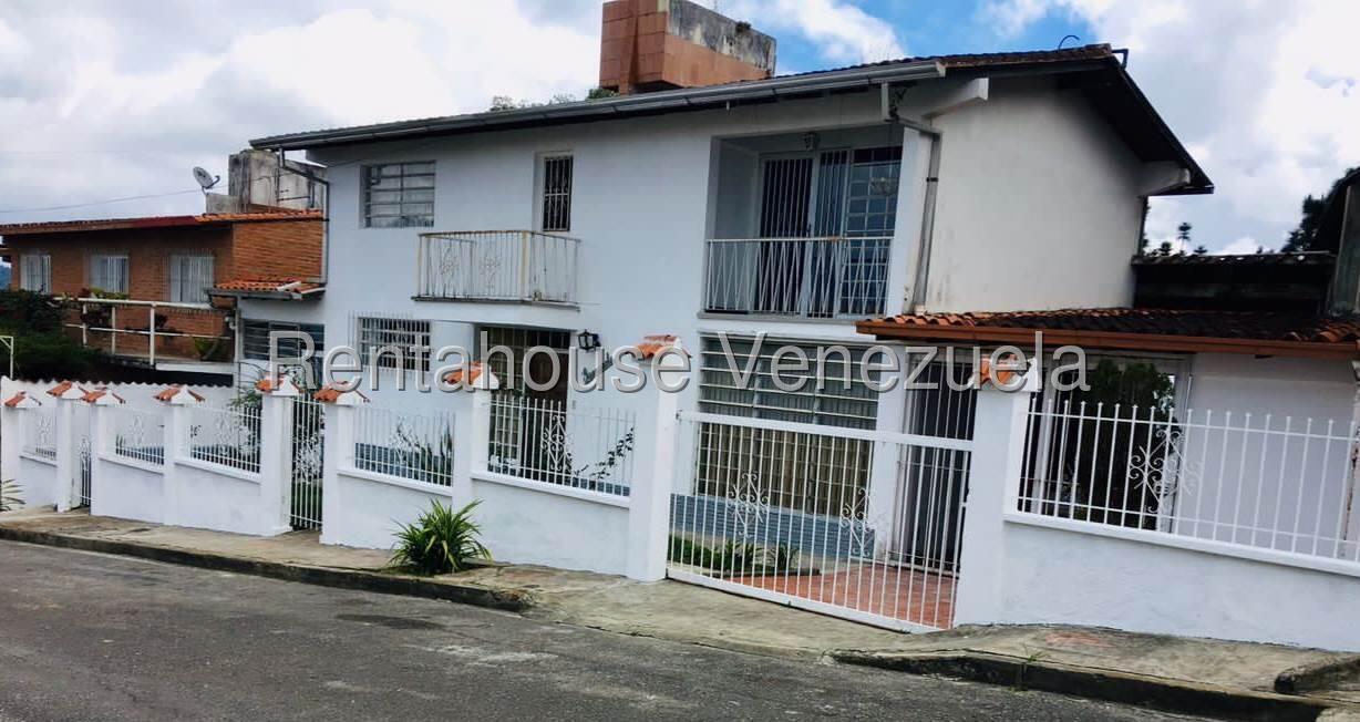 Casa multiples niveles con anexo en Cerro Alto