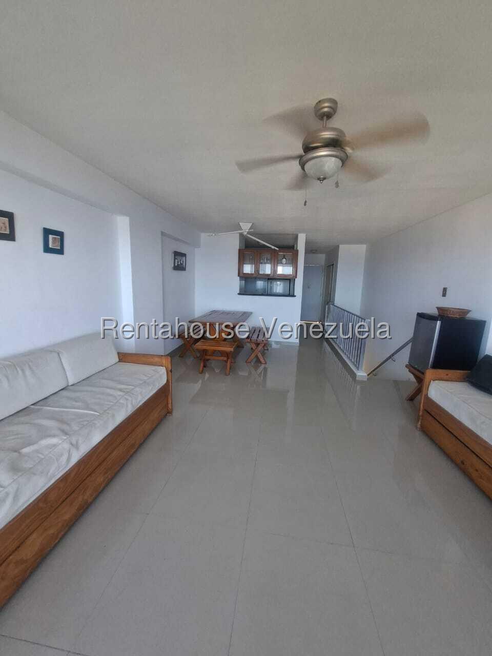Apartamento dúplex frente a Puerto Azul, Longa España