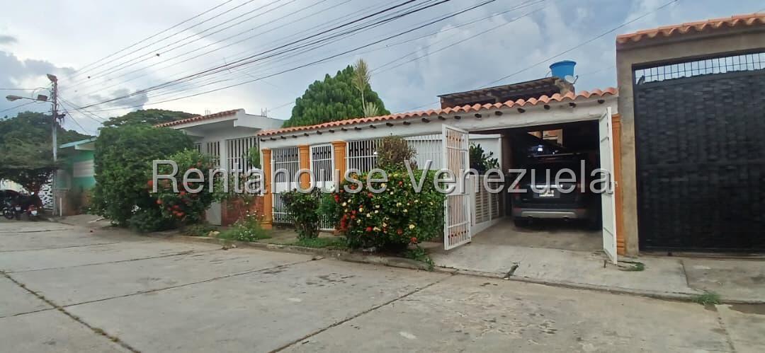 Casa de 3 habitaciones con anexo en Los Cardones