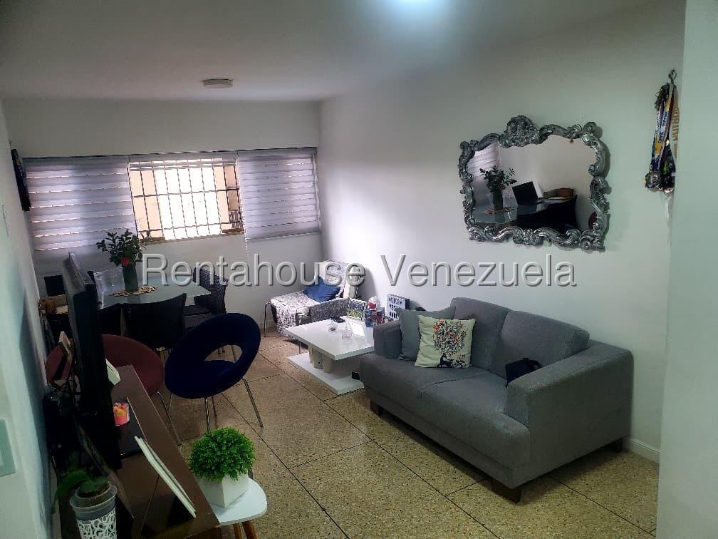 Apartamento remodelado 2 hab en Los Ruices