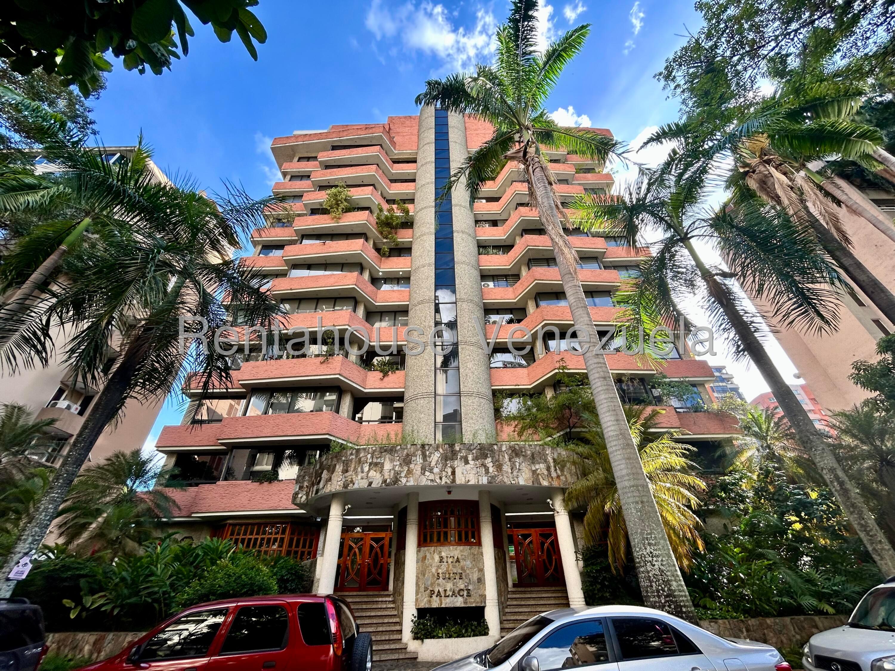 Apartamento piso alto con vista en El Rosal, Caracas