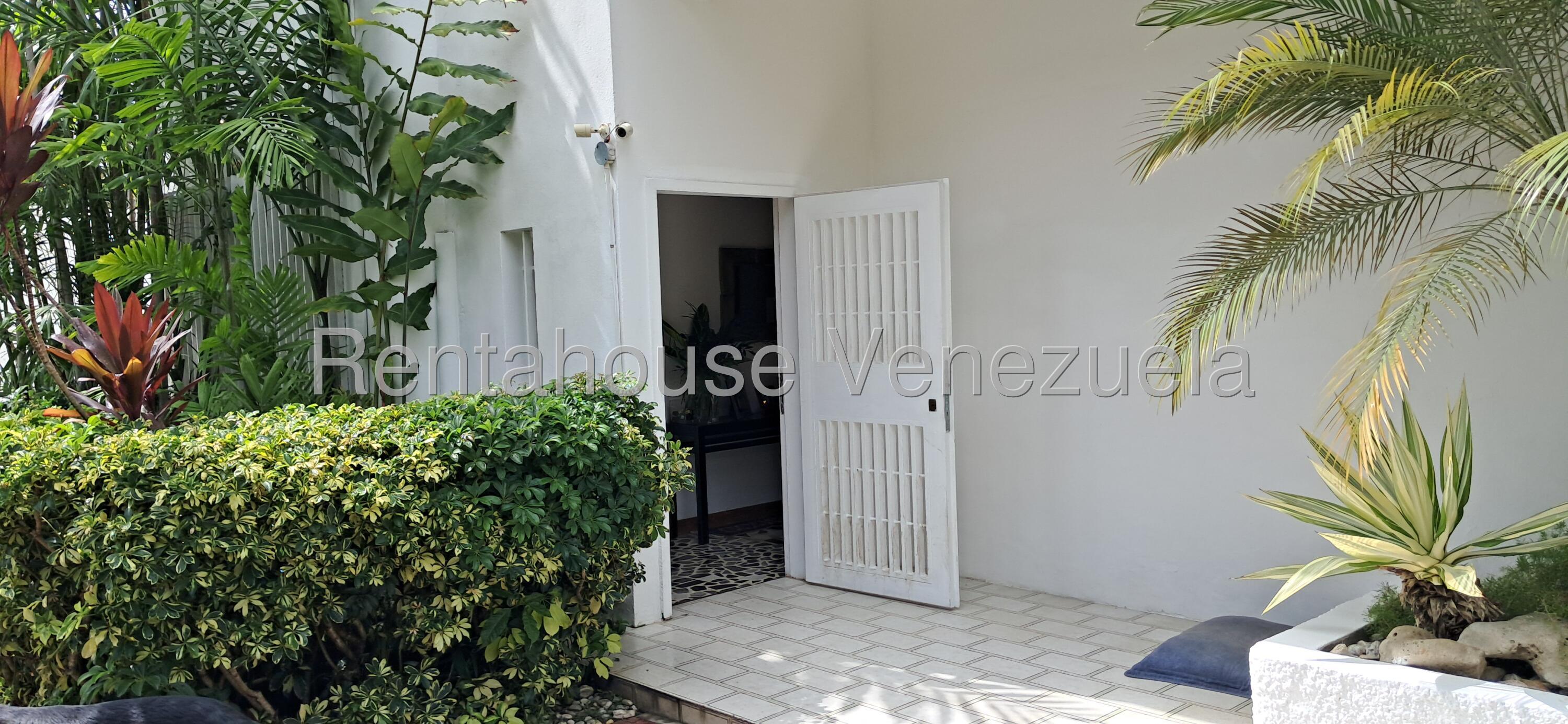 Casa con vista a El Ávila y jardín en Altamira
