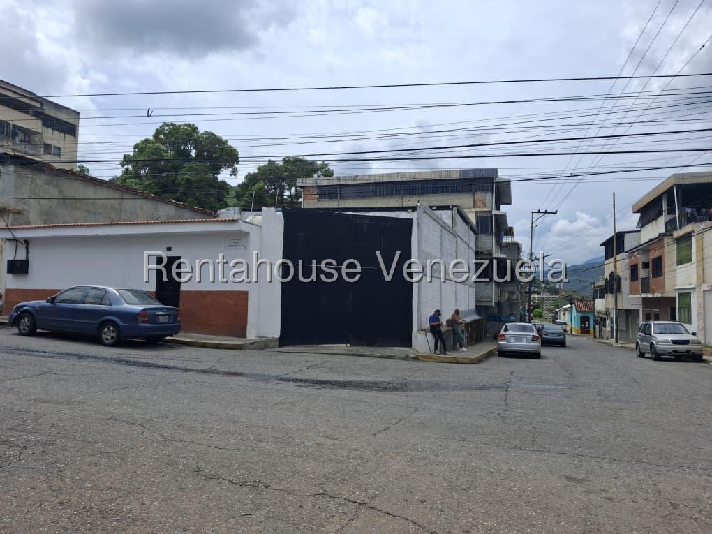 Comercial 300m² con portón para containers en Guarenas