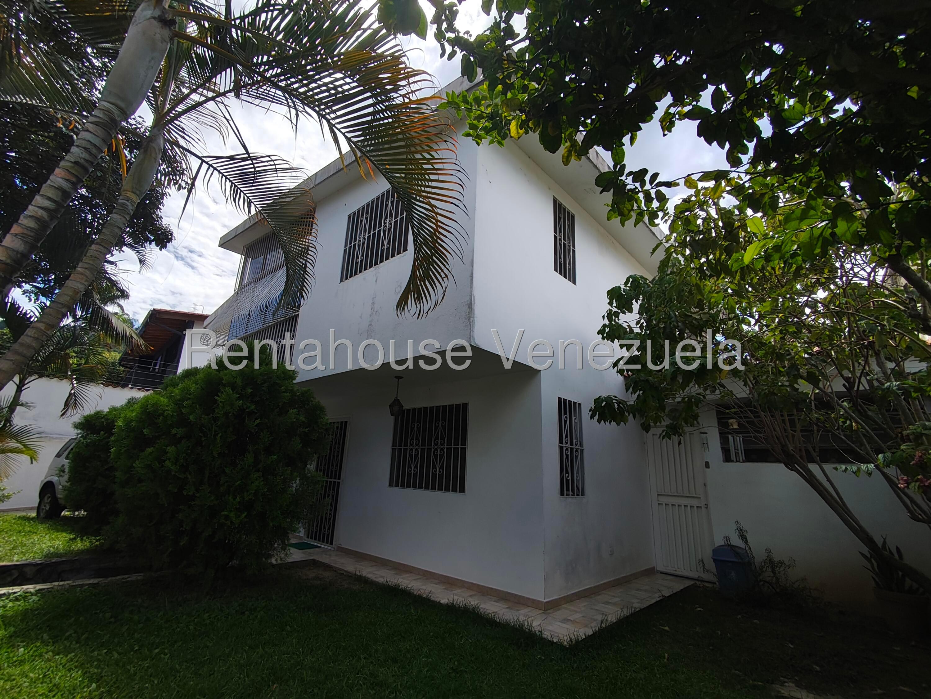 Casa cinco habitaciones con parrillera en Sorocaima