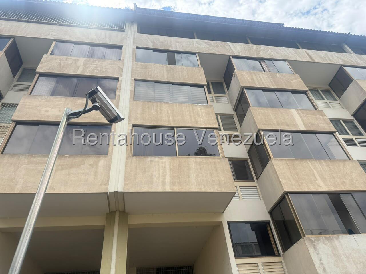 Apartamento remodelado amoblado en El Marques