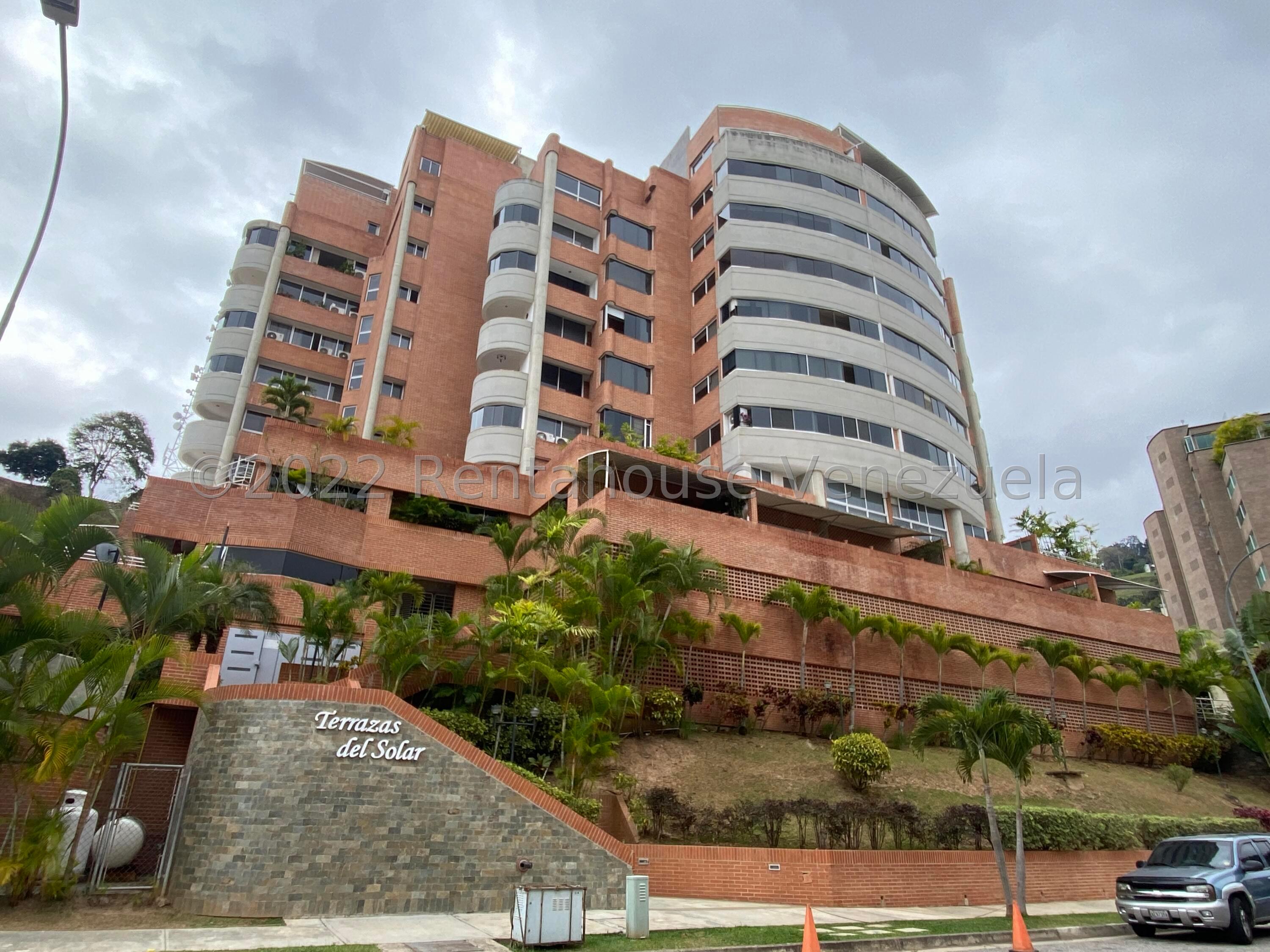 Apartamento penthouse vista a la ciudad en Solar del Hatillo