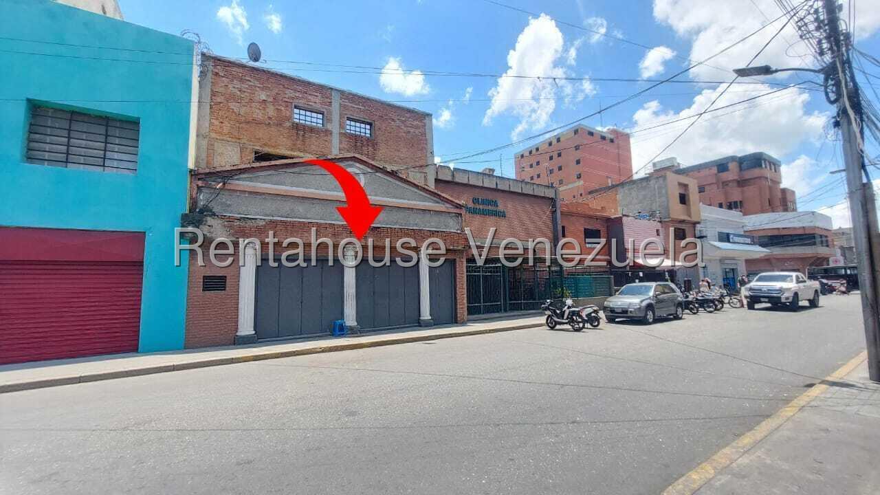 Comercial de 742 m² con frente en calle Colombia, Catia