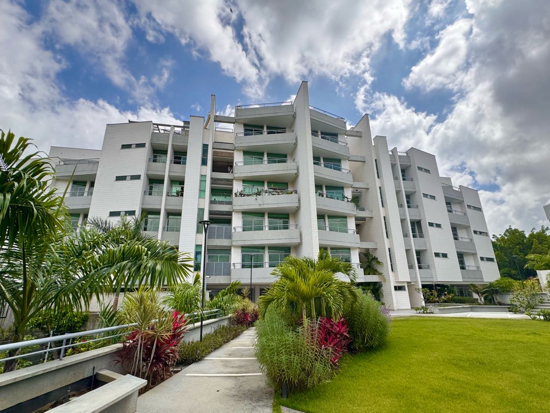 En Venta Apartamento Duplex Planta Baja PB La Castellana. Chacao
