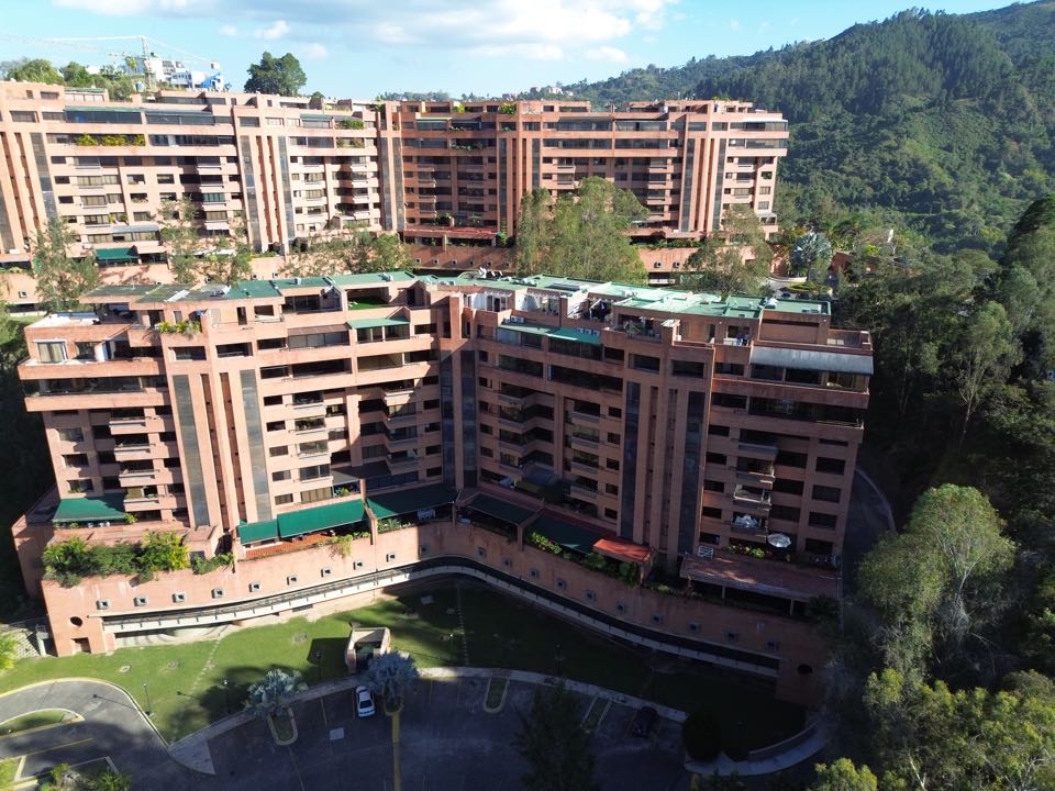 En Alquiler Apartamento Pent House PH en La Tahona, Baruta - Caracas