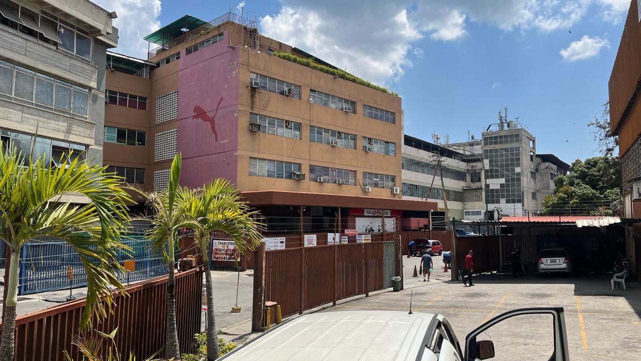 Galpon Industrial Comercial en Guaicay. Baruta - Caracas
