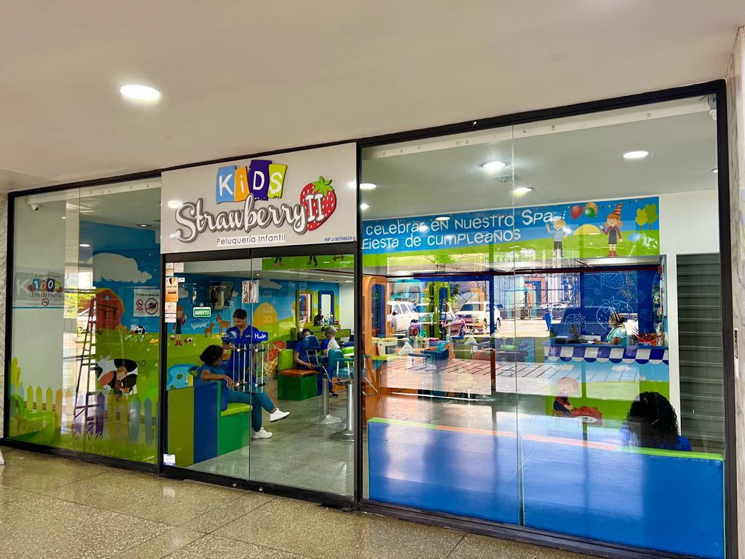 Local y Fondo de Comercio en Venta en CCCT. Chuao - Caracas