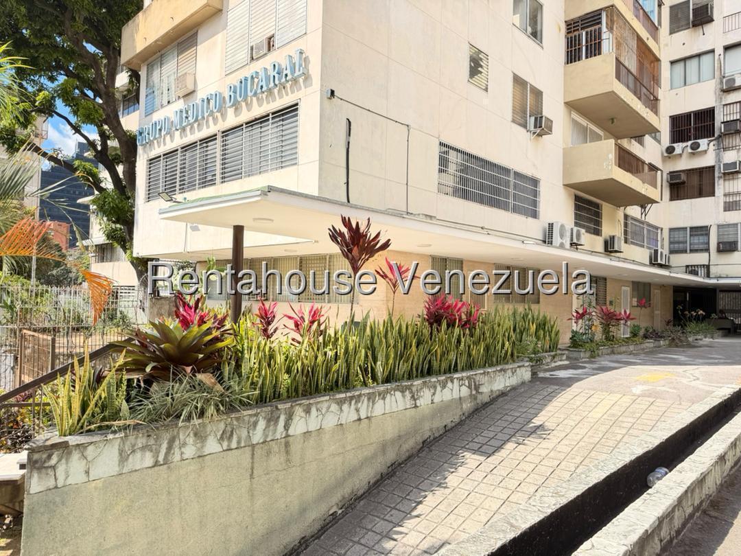 Comercial con baño privado en Plaza Venezuela