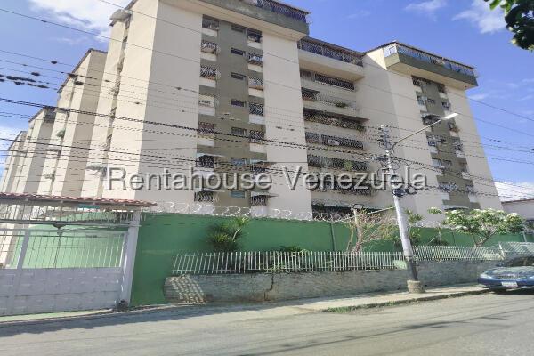 Apartamento 3 hab. en Centro de Charallave