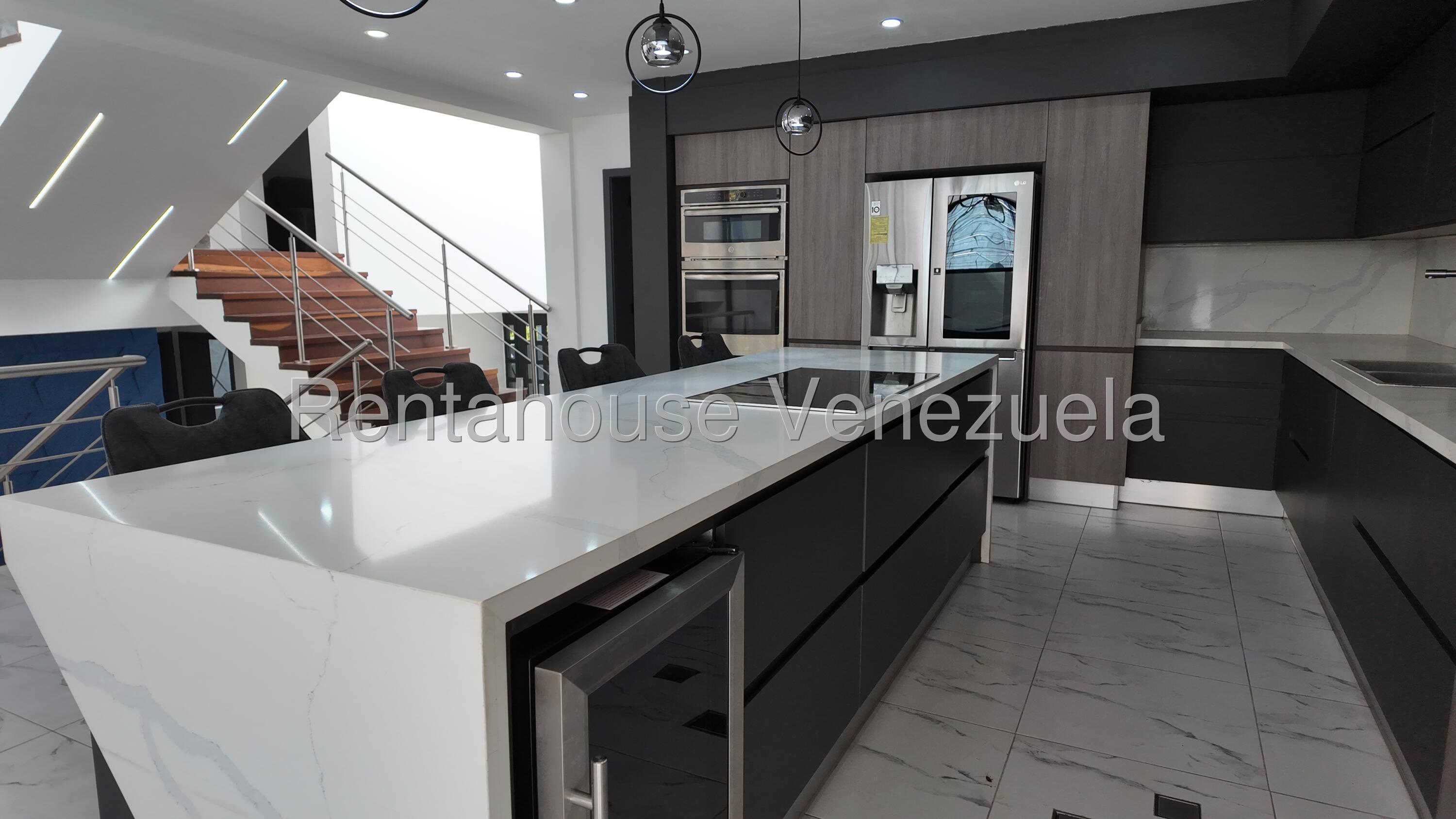 Casa de lujo con techos altos en Los Naranjos del Cafetal